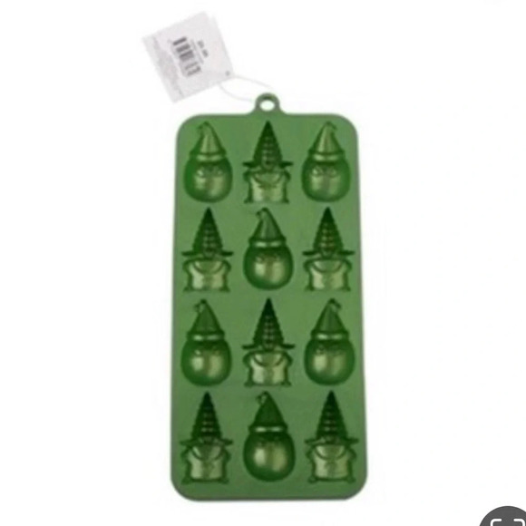 Metallic Gnomes And Santa Candy Mold, Green, NWT - Picture 2 of 6